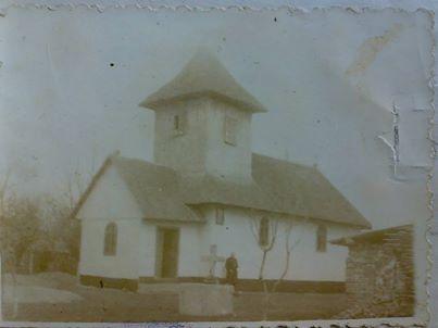Biserica - vedere exterioară - imagine veche  